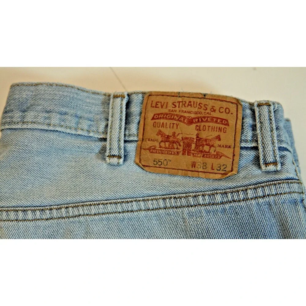 Levis 550 Relaxed Fit Straight Leg Denim Jeans Mens Size 38x32‎ Blue Light Wash